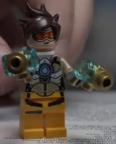 LEGO OWIK Tracer (wersja ze złotymi pistoletami)